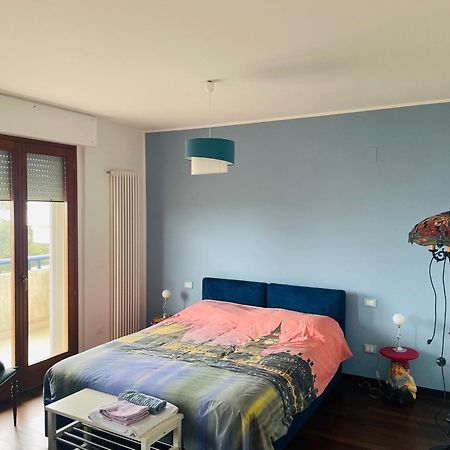 Apartament Attico Vista E Fronte Mare Zaffiroblu Con Posto Auto Montesilvano Marina Zewnętrze zdjęcie